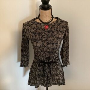 Dillards: Connected Petite blouse, size 4, in Black & Gold, With Attached belt.